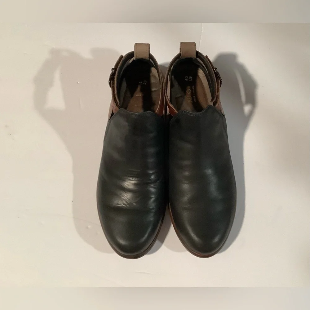 NAOT  ISRAEL Women's Size 9 Kamsin black tan Strap Leather comfort Bootie